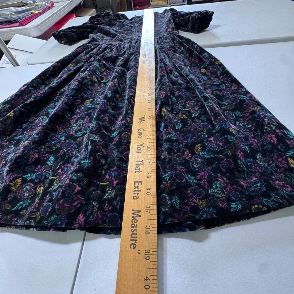 Vintage Floral Velvet Dress Girls 8/10 Black Basque Waist Cottagecore Romantic
